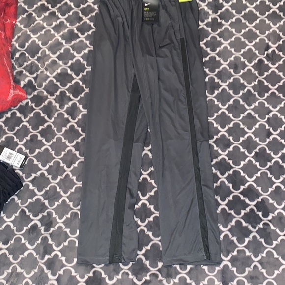 NWT YOUTH JOGGERS / SWEATPANTS - Picture 8 of 11